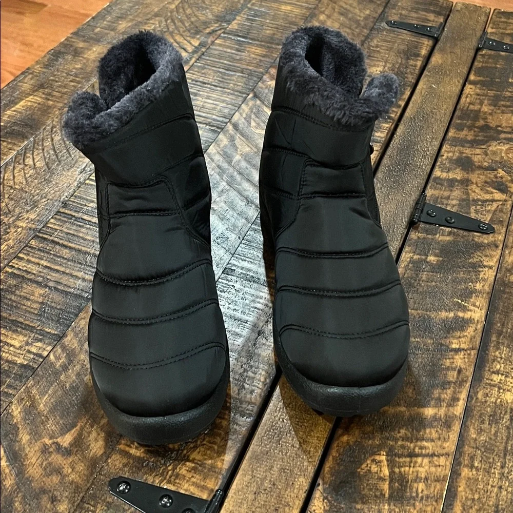 Women's Black lined Winter Boots waterproof warm